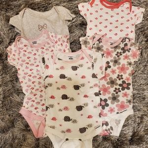 Carter's Bundle of 5 onezies
